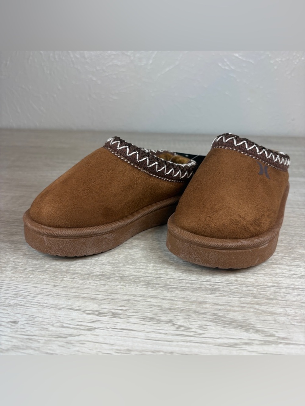 NWT Hurley Modi-T Slippers Brown Faux Fur Indoor Outdoor Slip‑On Shoes Toddler 6